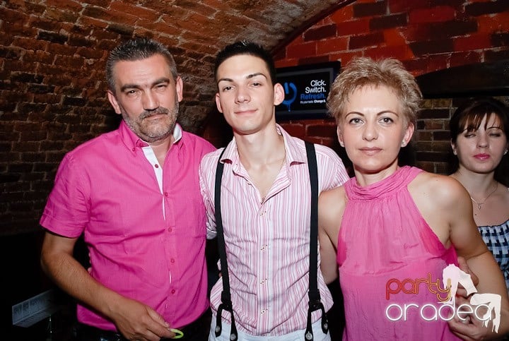 House Party în Club Escape, 