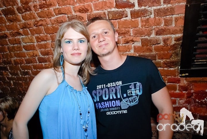 House Party în Club Escape, 