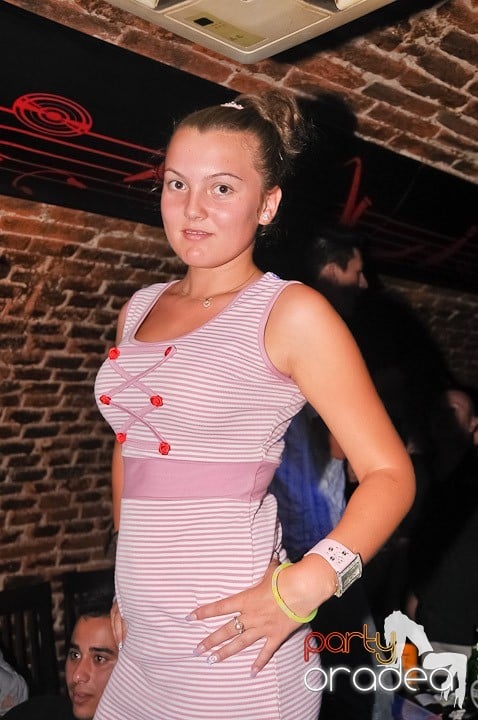 House Party în Club Escape, 