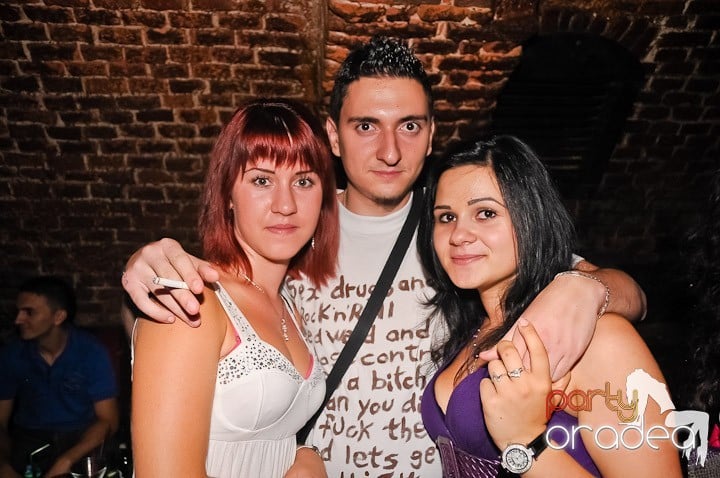 House Party în Club Escape, 