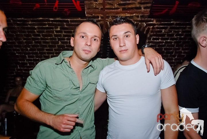 House Party în Club Escape, 