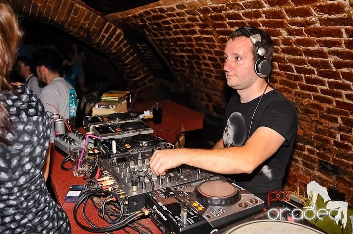 House Party în Club Escape, 