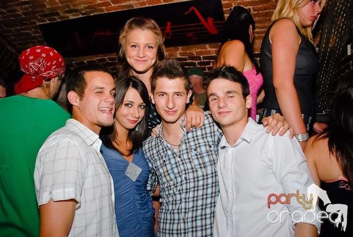 House Party în Club Escape, 