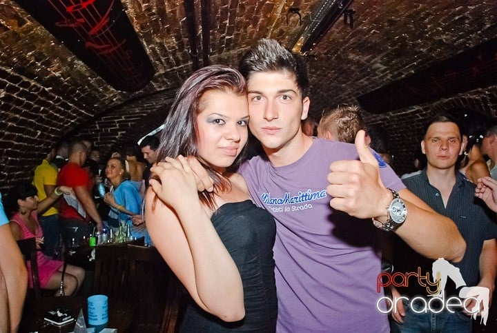 House Party în Club Escape, 