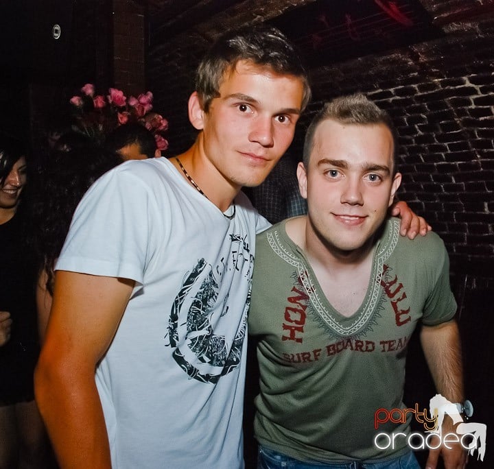 House Party în Club Escape, 