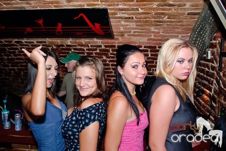 House Party în Club Escape, 