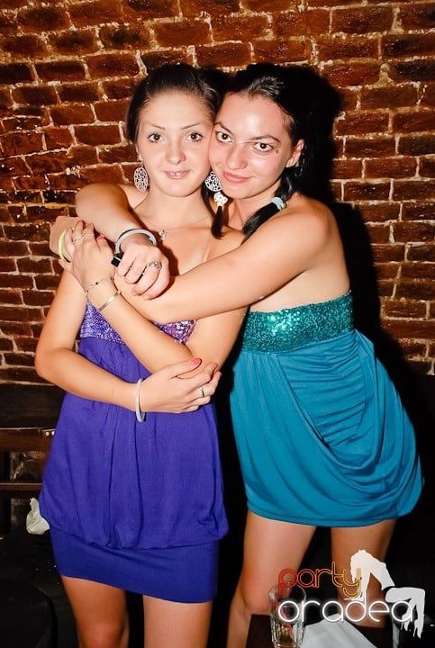 House Party în Club Escape, 