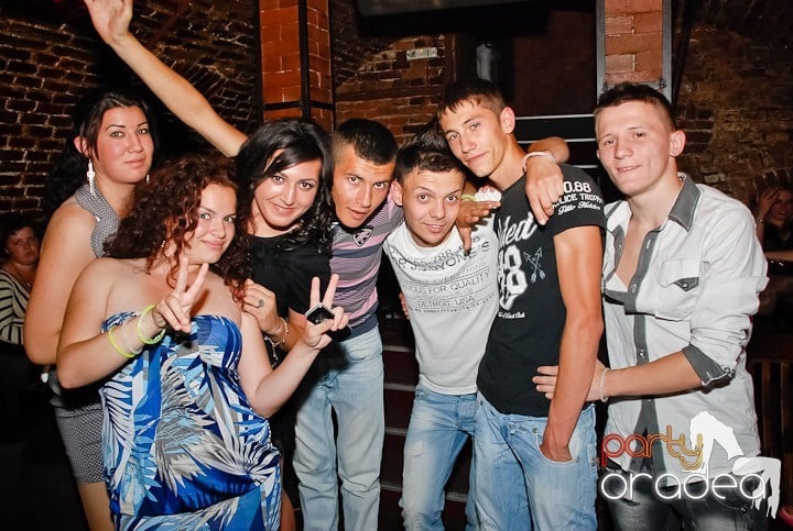 House Party în Club Escape, 