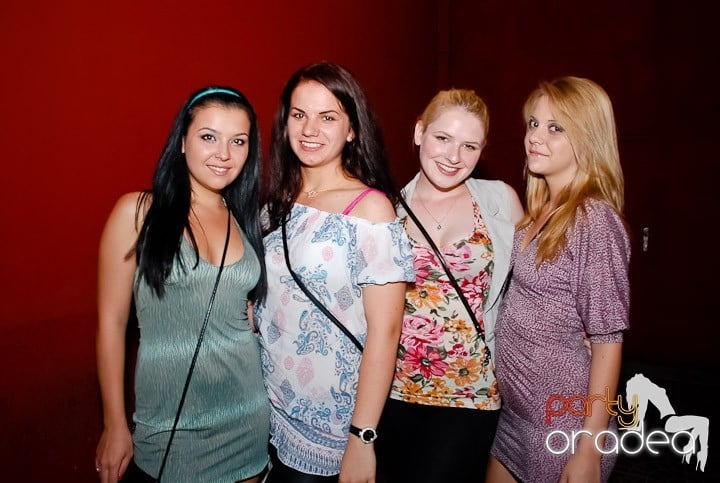 House Party în Club Escape, 