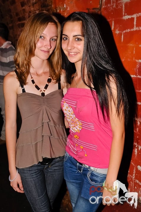 House Party în Club Escape, 