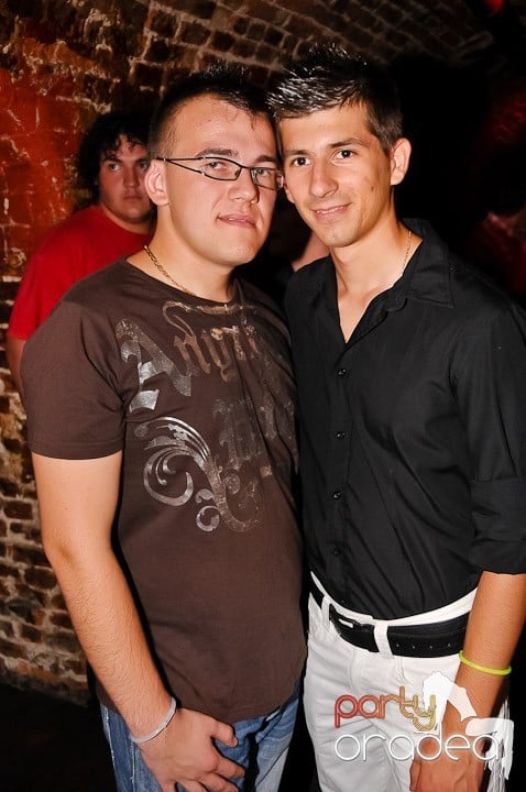 House Party în Club Escape, 