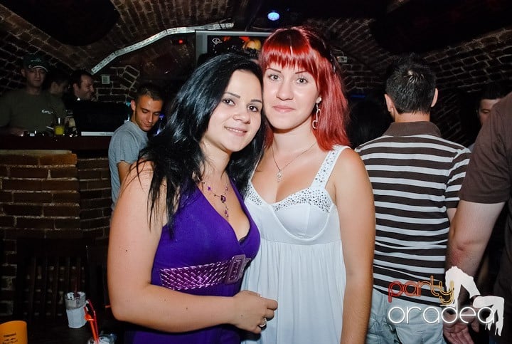 House Party în Club Escape, 