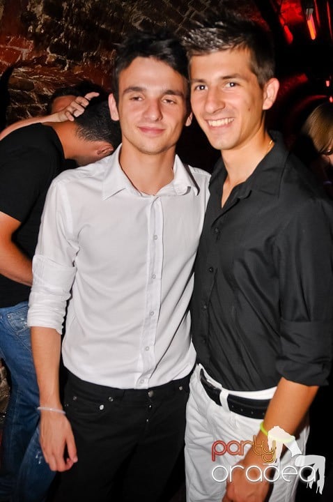 House Party în Club Escape, 