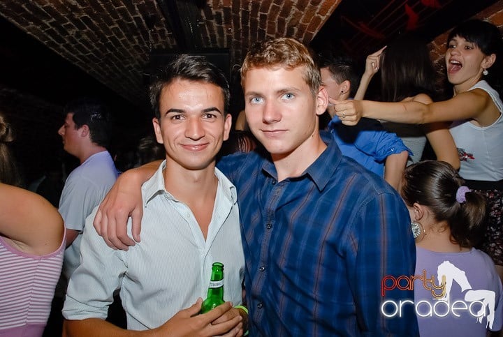 House Party în Club Escape, 