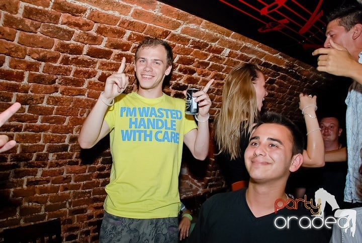 House Party în Club Escape, 