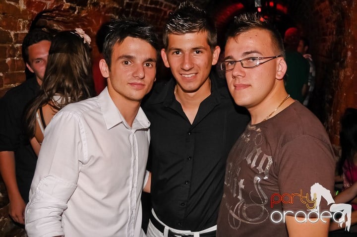 House Party în Club Escape, 