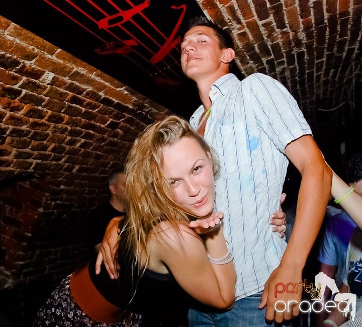 House Party în Club Escape, 