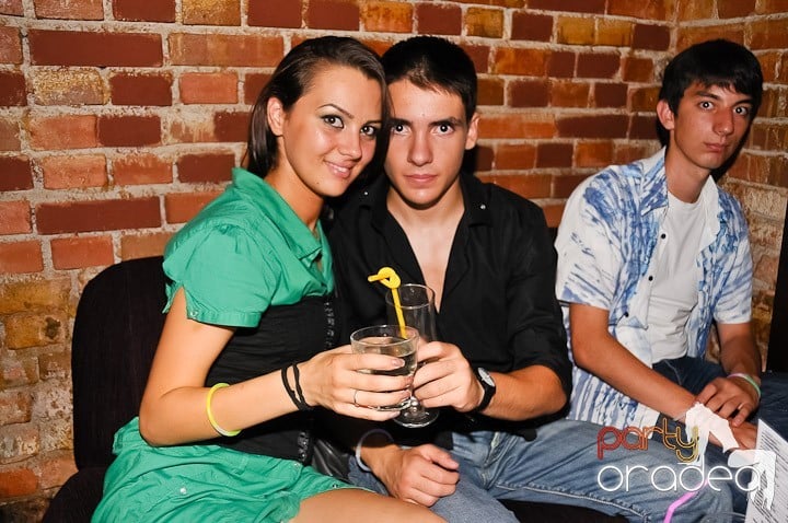 House Party în Club Escape, 