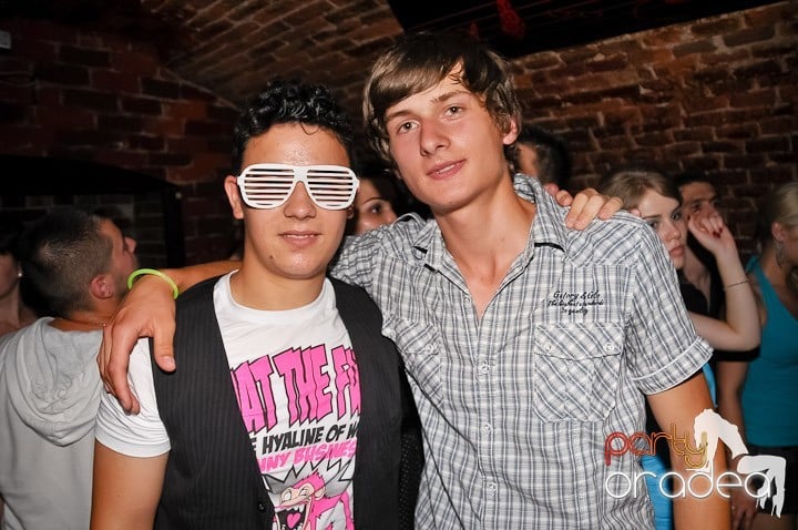 House Party în Club Escape, 