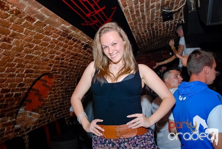 House Party în Club Escape, 