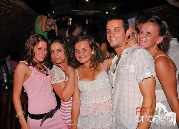 House Party în Club Escape, 