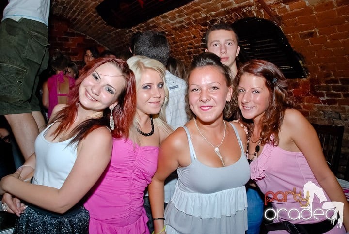 House Party în Club Escape, 