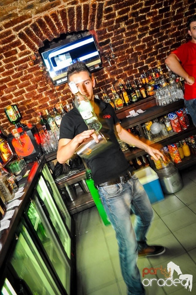 House party with Caveman, 