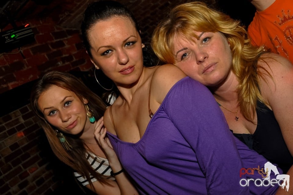 Hypnotheque Party cu Dr Nosta în Escape, 