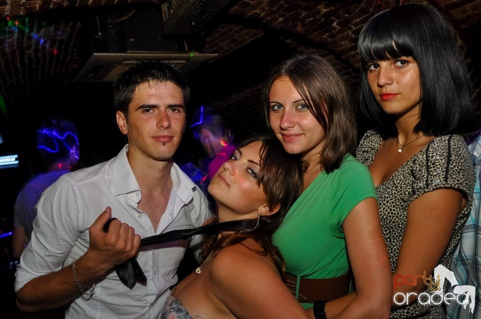 Hypnotheque Party cu Dr Nosta în Escape, 