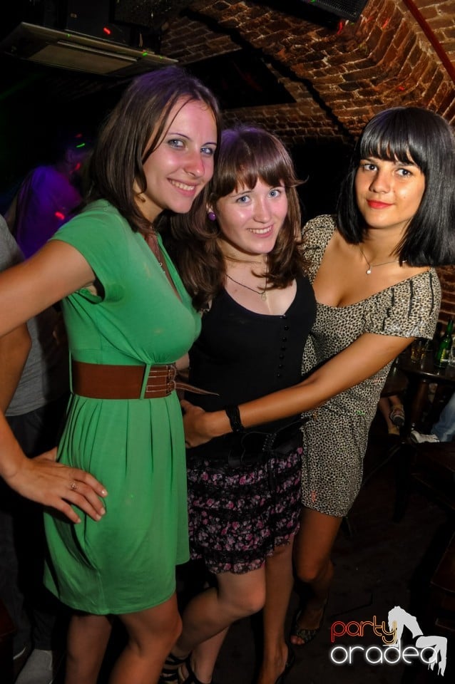 Hypnotheque Party cu Dr Nosta în Escape, 