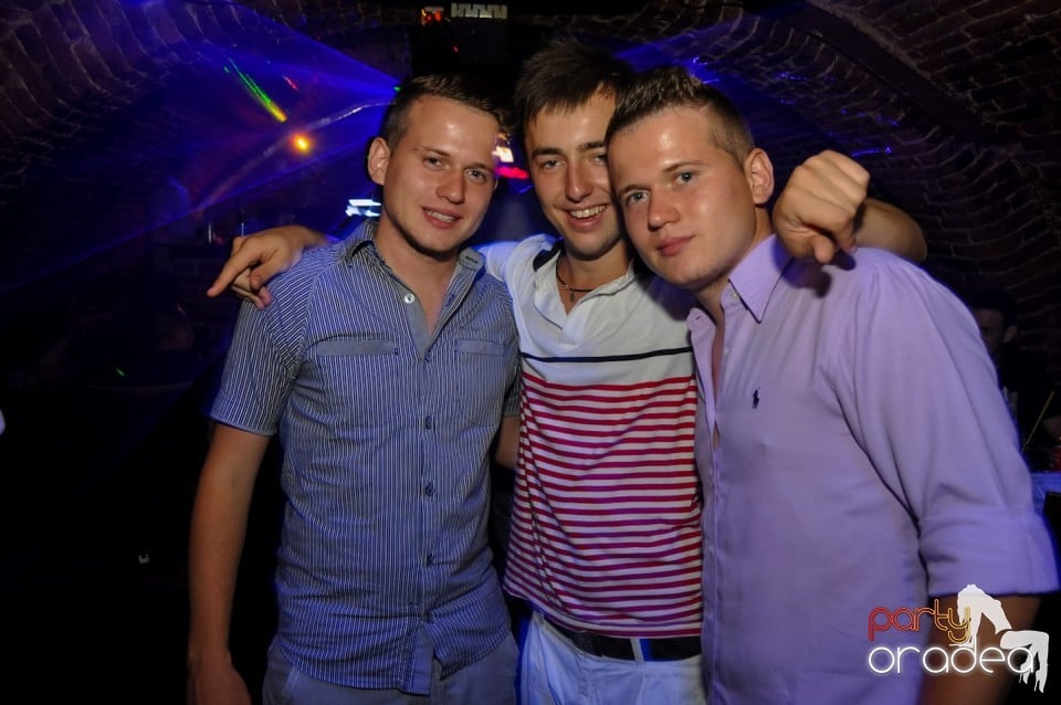 Hypnotheque Party cu Dr Nosta în Escape, 