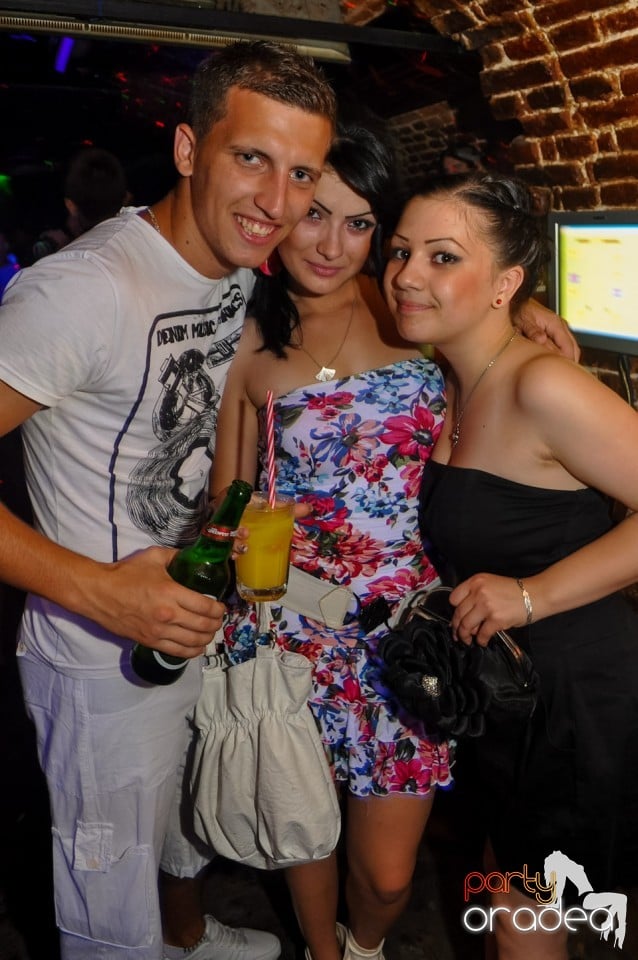 Hypnotheque Party cu Dr Nosta în Escape, 