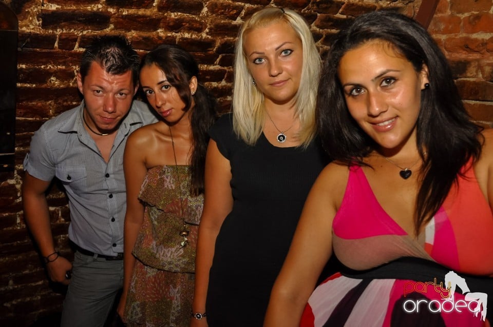 Hypnotheque Party cu Dr Nosta în Escape, 