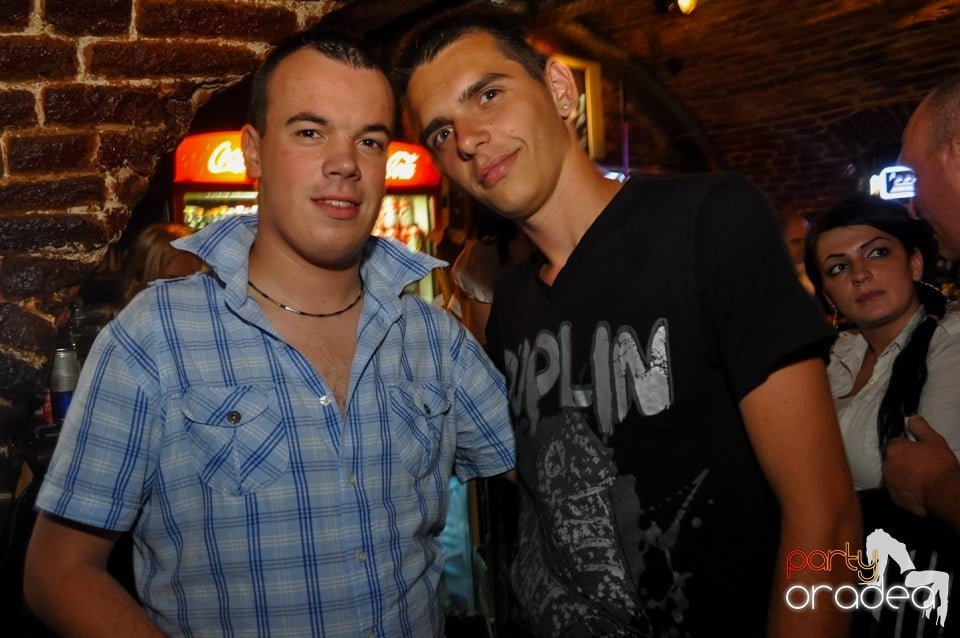 Hypnotheque Party cu Dr Nosta în Escape, 