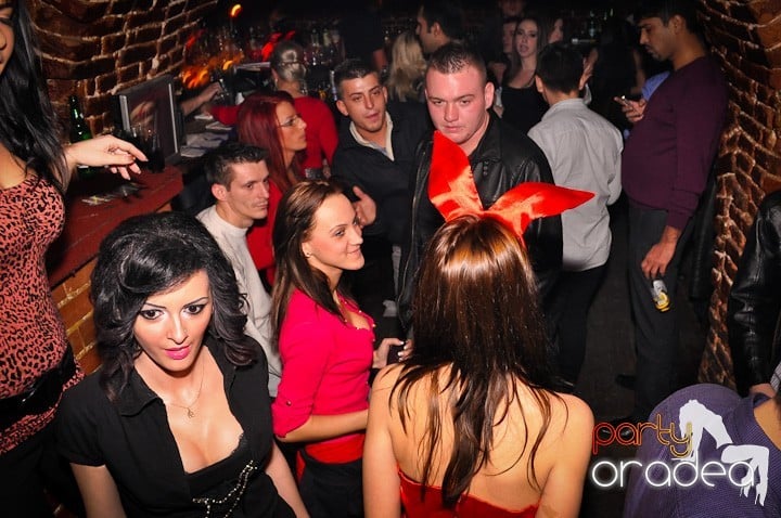 Iepuraşii Playboy la Oradea,