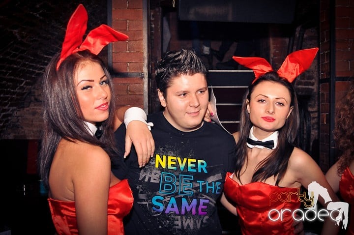 Iepuraşii Playboy la Oradea,