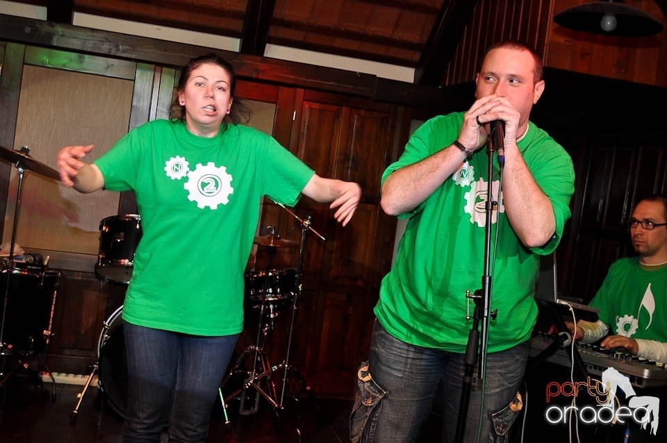 Impro Show în Queen's, Queen's Music Pub