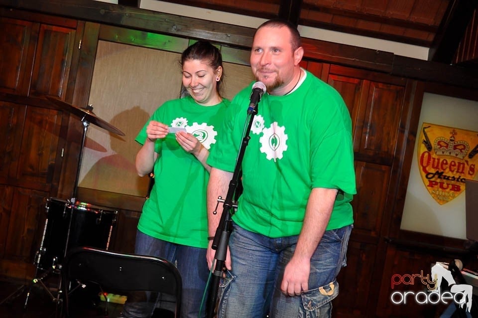 Impro Show în Queen's, Queen's Music Pub