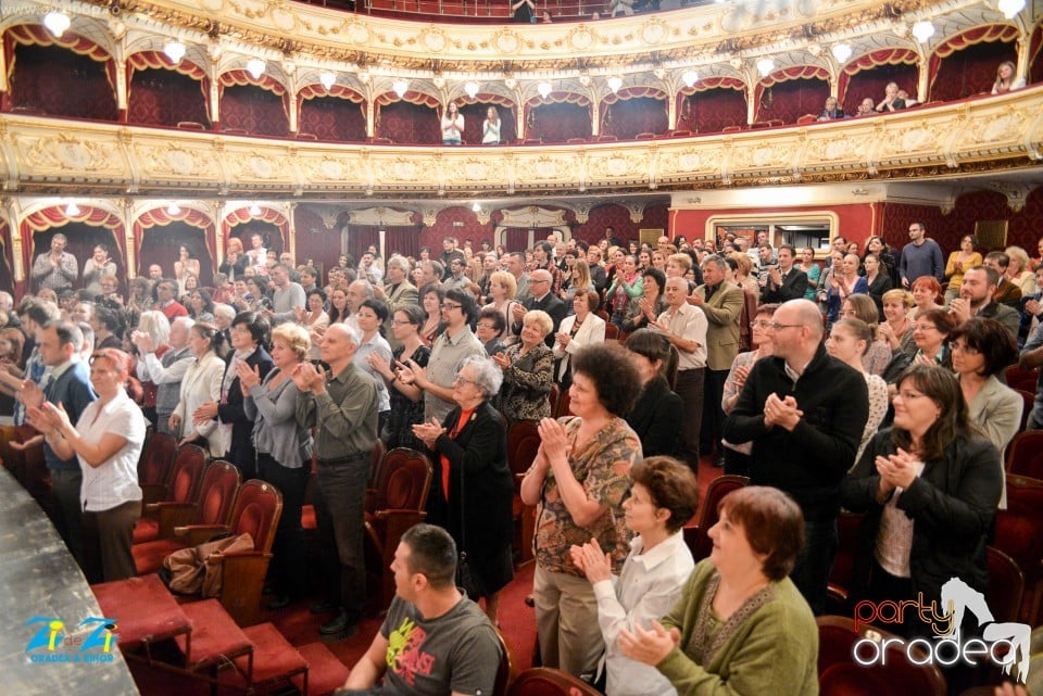 In curand vine timpul, Teatrul Regina Maria