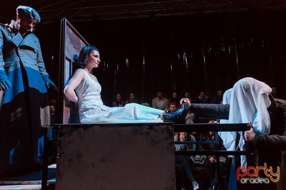 În inima nopţii - Episodul Lear, Cetatea Oradea