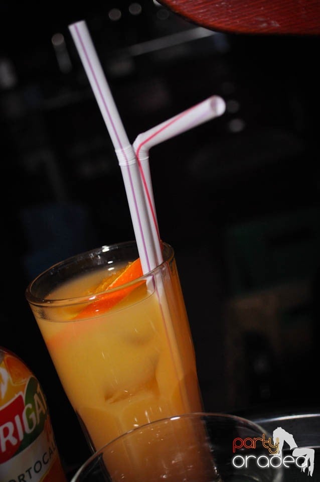 Începe distracţia în Chanson, 