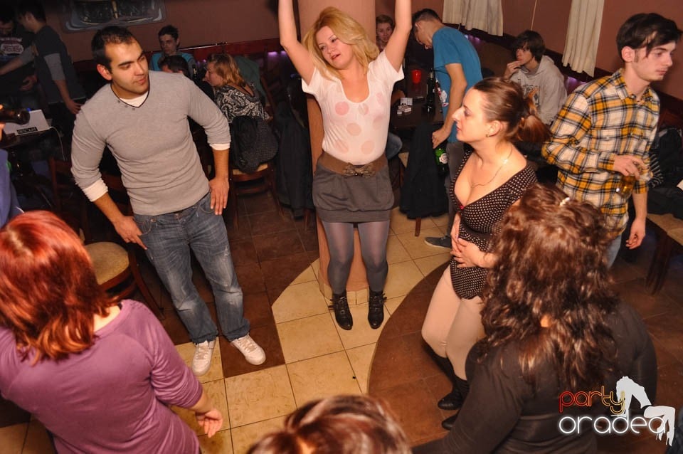 Începe distracţia în Chanson, 