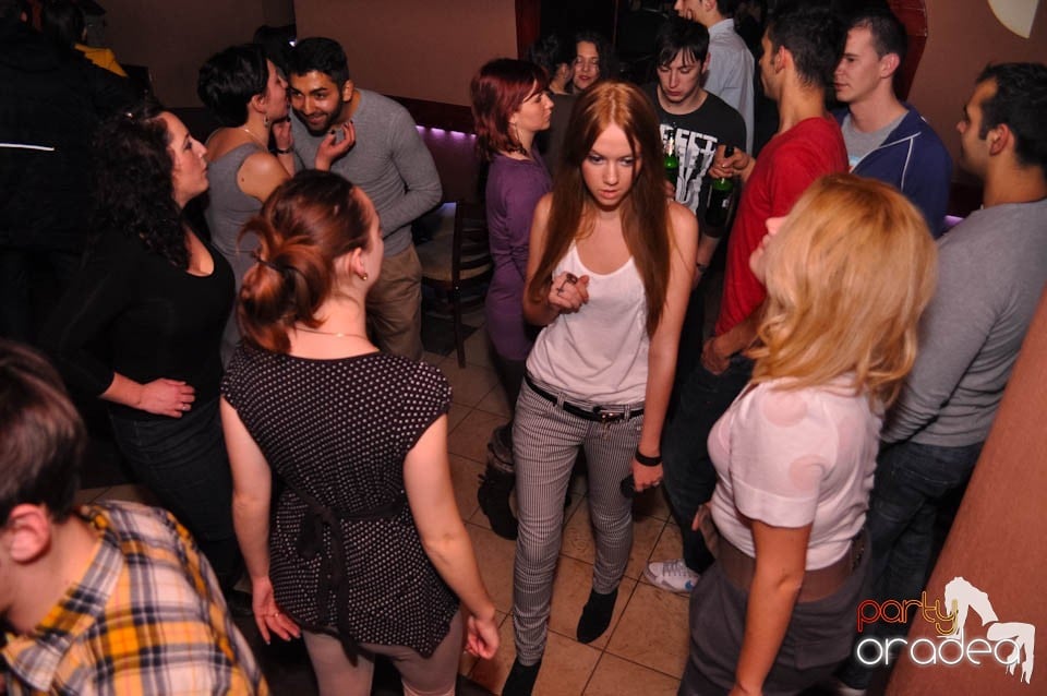 Începe distracţia în Chanson, 