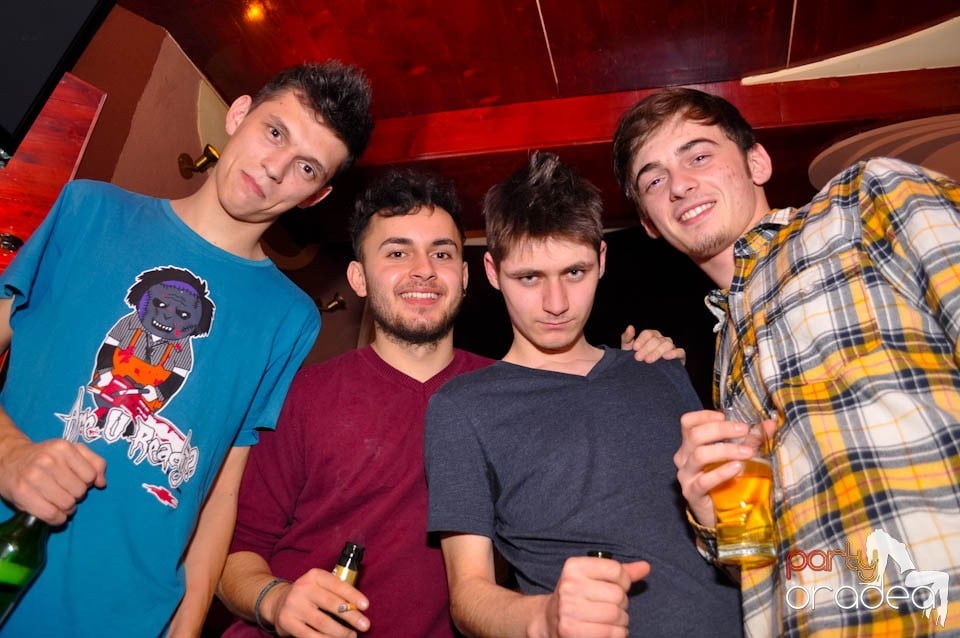 Începe distracţia în Chanson, 