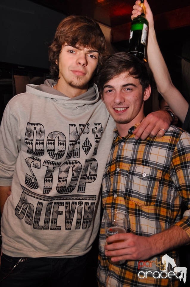 Începe distracţia în Chanson, 