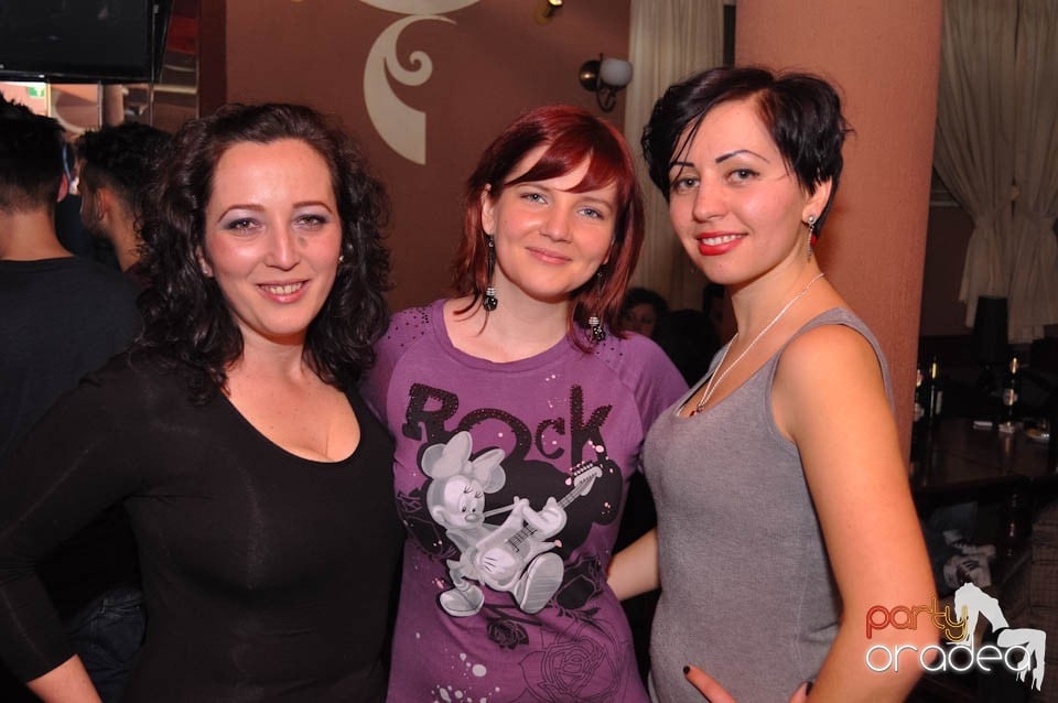 Începe distracţia în Chanson, 