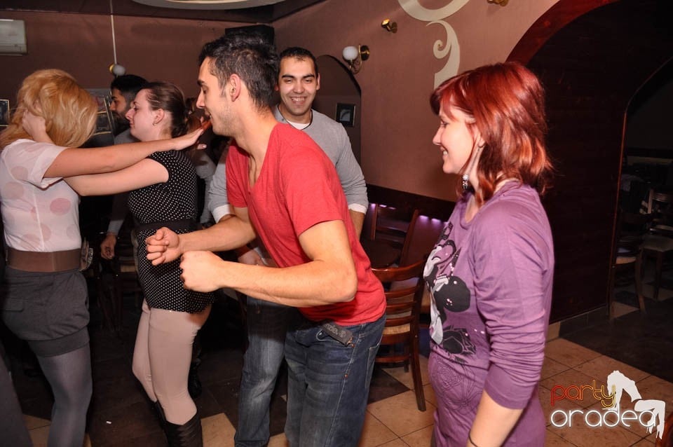 Începe distracţia în Chanson, 