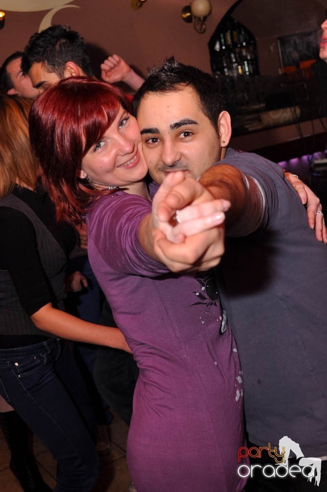 Începe distracţia în Chanson, 