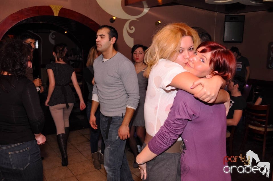 Începe distracţia în Chanson, 