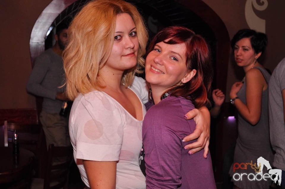 Începe distracţia în Chanson, 